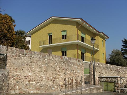 Ristrutturazione di un edificio residenziale bifamiliare - Cavaion Veronese (Vr)